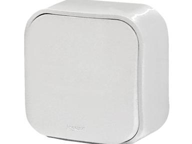 Выключатель Legrand Quteo 1-клав.о/у проходной бел.782204 Выключатель Legrand Quteo 1-клав.о/у проходной бел.782204