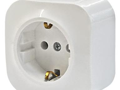 Розетка Legrand Quteo 1-м.о/у с з/к бел.782211 Розетка Legrand Quteo 1-м.о/у с з/к бел.782211